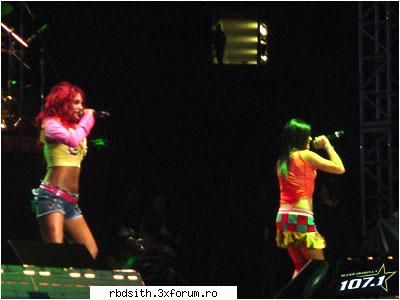 jocul pozelor uite poza mai dulce concert vreau banner maite fusta scurta tinkerbell-moderator