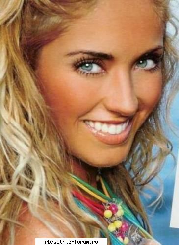 pozele preferate cu anahi - a mea este asta bine,doar una dintre ele k am - Anahi